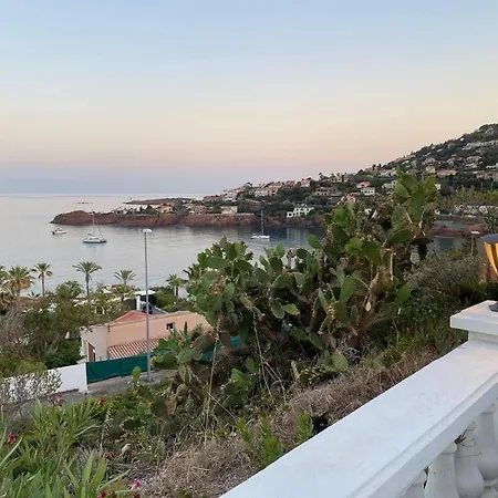 Apartment Et Son Rooftop Panoramique Prive, Antheor, Raphael, Et Gare A Pieds Saint-Raphael (Var)