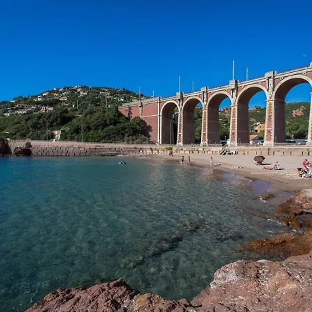 Apartment Et Son Rooftop Panoramique Prive, Antheor, Raphael, Et Gare A Pieds Saint-Raphael (Var)