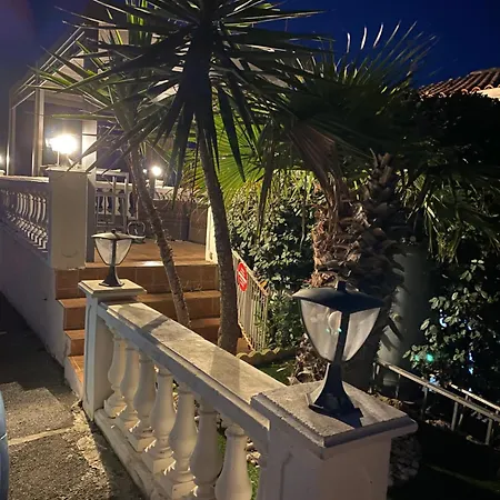 Et Son Rooftop Panoramique Prive, Raphael, Antheor, Et Gare A Pieds *