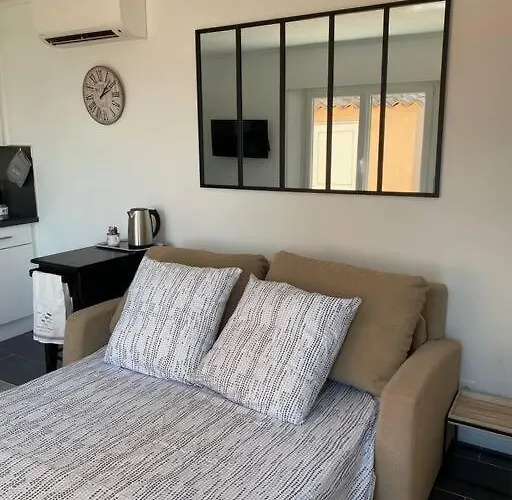 Apartment Et Son Rooftop Panoramique Prive, Antheor, Raphael, Et Gare A Pieds Saint-Raphaël