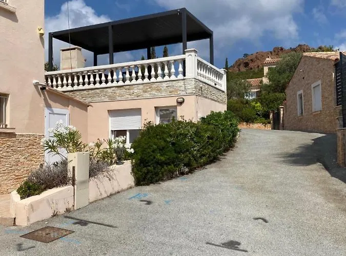 Et Son Rooftop Panoramique Prive, Antheor, Raphael, Et Gare A Pieds Saint-Raphaël