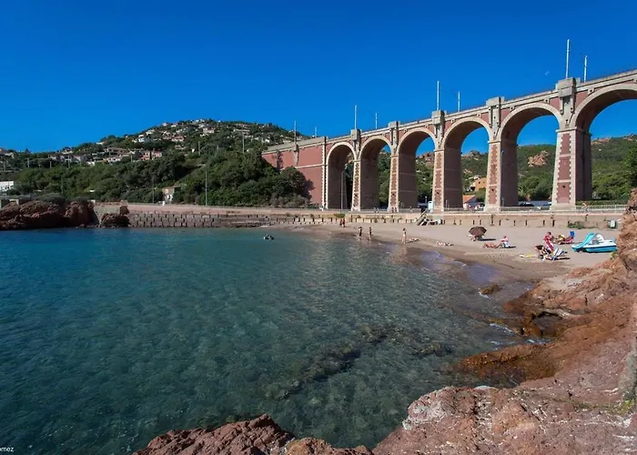 Apartment Et Son Rooftop Panoramique Prive, Antheor, Raphael, Et Gare A Pieds Saint-Raphaël