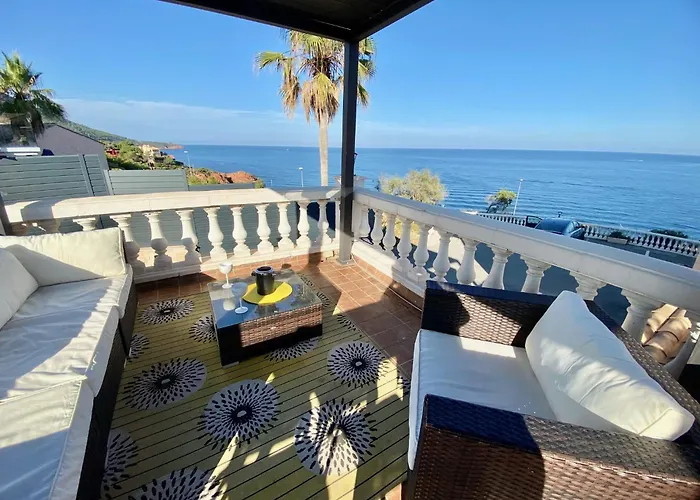 Et Son Rooftop Panoramique Prive, Antheor, Raphael, Et Gare A Pieds アパート Saint-Raphaël