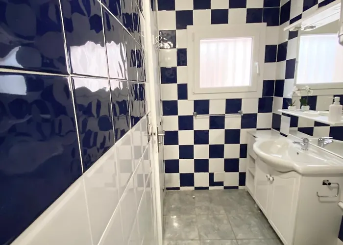 Et Son Rooftop Panoramique Prive, Antheor, Raphael, Et Gare A Pieds Saint-Raphael (Var)